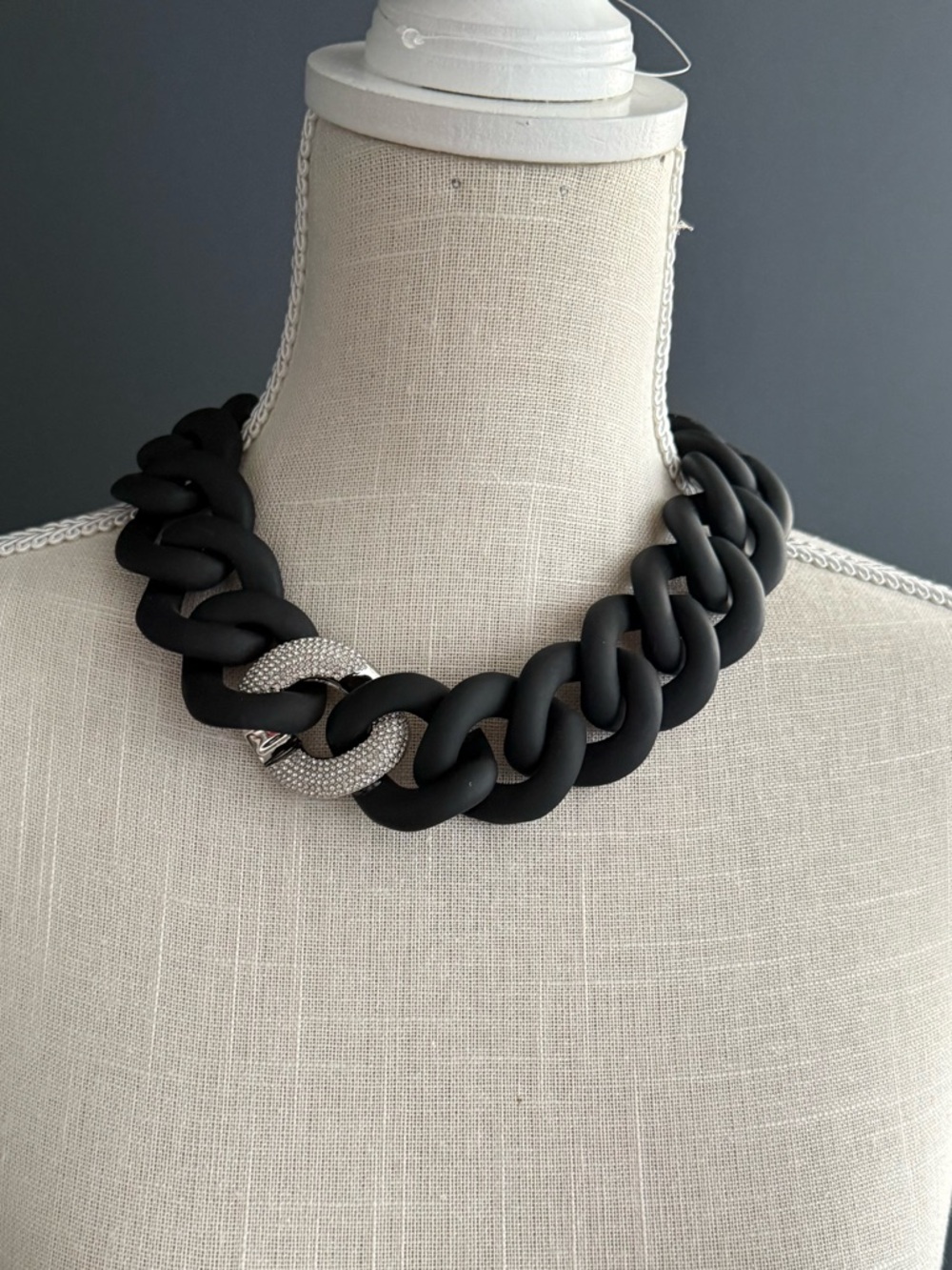 Chico’s Black Chain link rhinestone Necklace